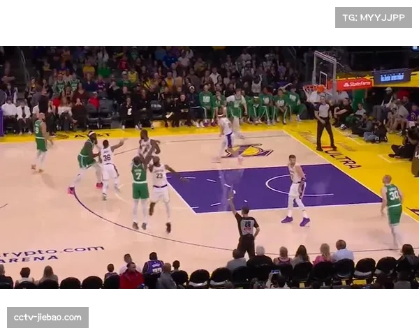 实时：湖人凯尔特人半场合计跑动距离已超上季均值